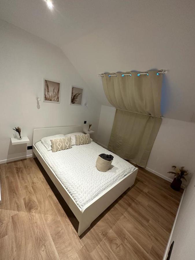 Chambres Dans Maison Neuve Au Style Chic Et Boheme Villeneuve-sous-Dammartin Стая снимка